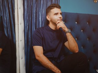 ChristopherSaa camshow shows