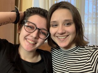 HazelAndEnni real webcam