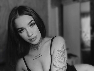 MaggieDaisy amateur naked